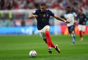 Top 3 cầu thủ chạy nhanh nhất thế giới hiện nay bóng đá 2026