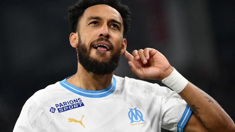 Khám Phá Cuộc Đời và Sự Nghiệp của Cầu Thủ Bóng Đá Pierre-Emerick Aubameyang